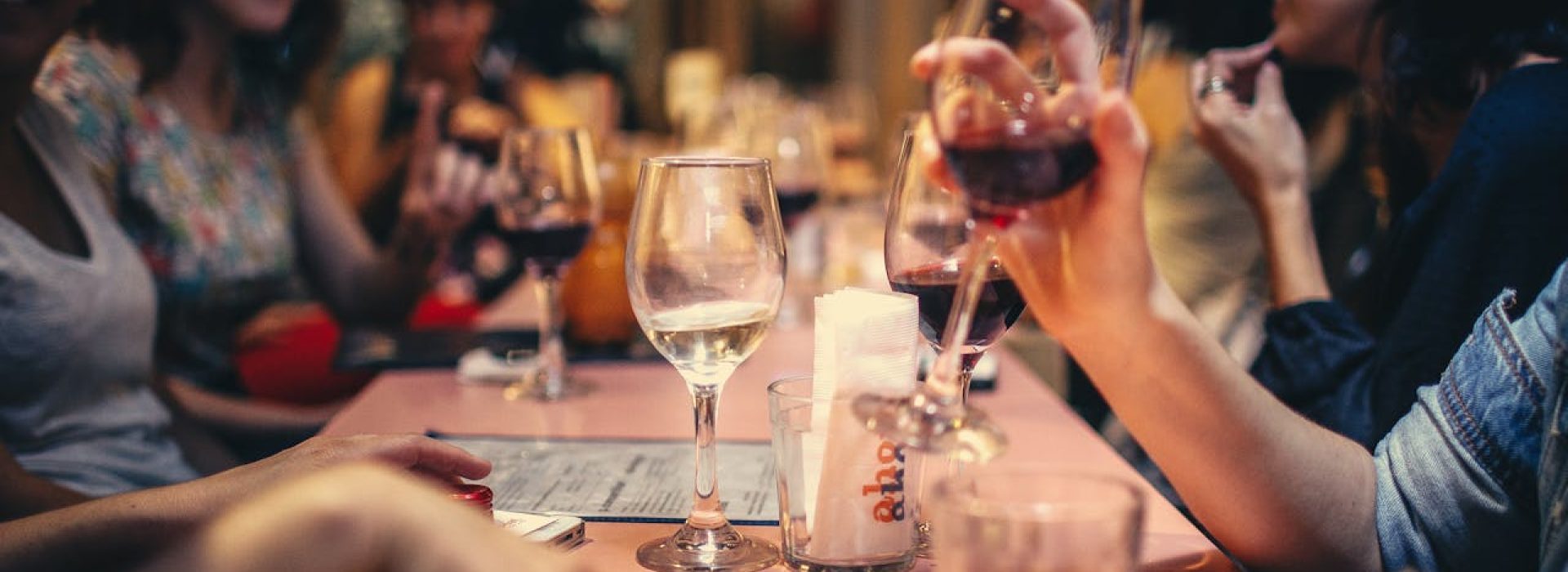 pexels-helenalopes-696218